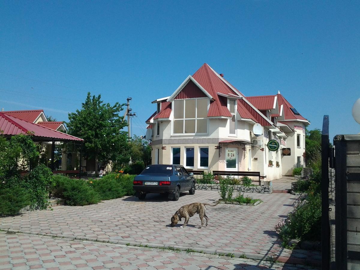 Motel Beregynya à Yuzhnoukrainsk Extérieur photo