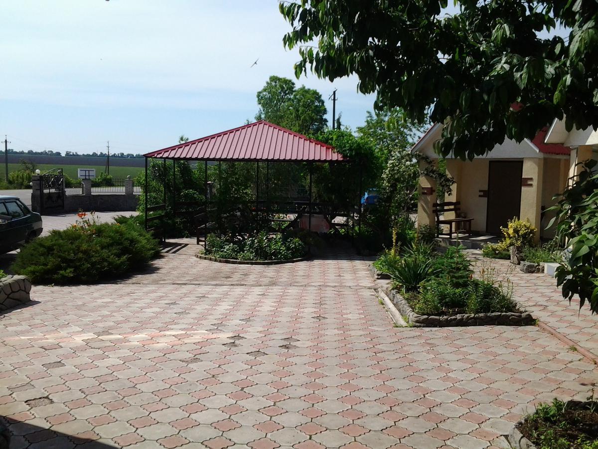 Motel Beregynya à Yuzhnoukrainsk Extérieur photo