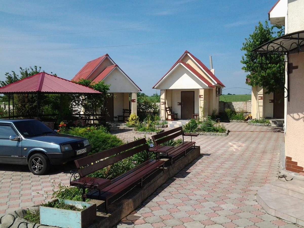 Motel Beregynya à Yuzhnoukrainsk Extérieur photo