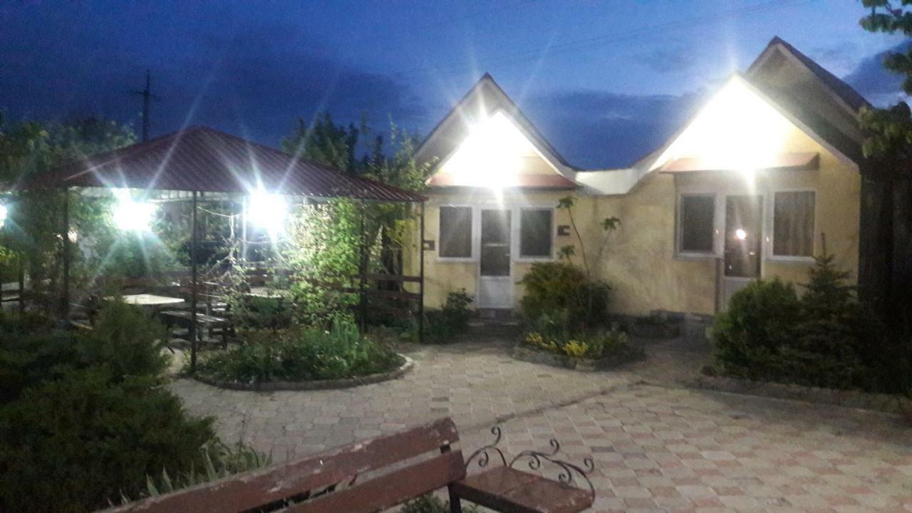 Motel Beregynya à Yuzhnoukrainsk Extérieur photo