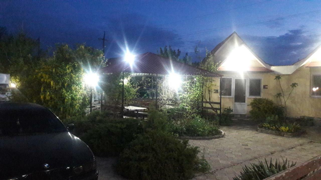 Motel Beregynya à Yuzhnoukrainsk Extérieur photo