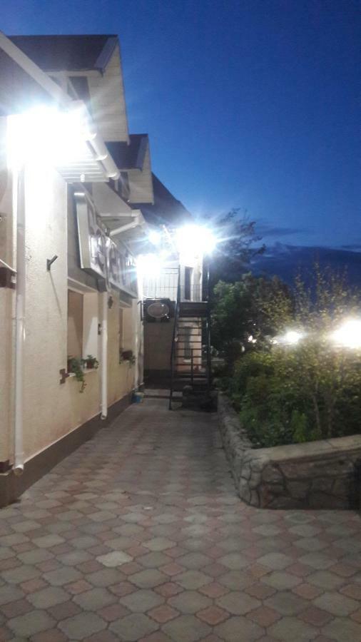 Motel Beregynya à Yuzhnoukrainsk Extérieur photo